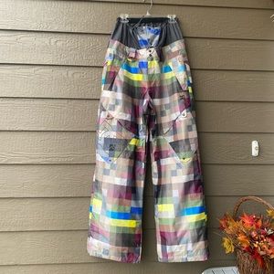 DC Exotex 8,000 snowboard / ski / snow pants, L